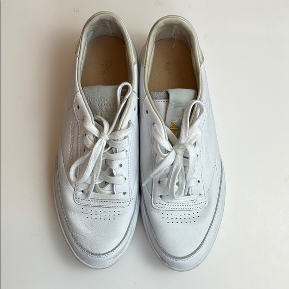 Reebok Shoes - Reebok Women’s Leather White Classic Low-Top Sneakers Size 7